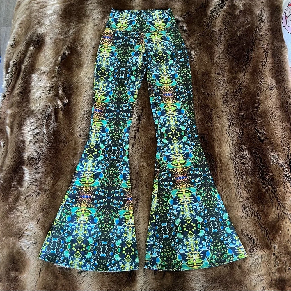 💙🫧NWOT Warrior Within Design Green Liquid Light Set-Top XS/Slim Bells pants S💚🫧 - Picture 6 of 11